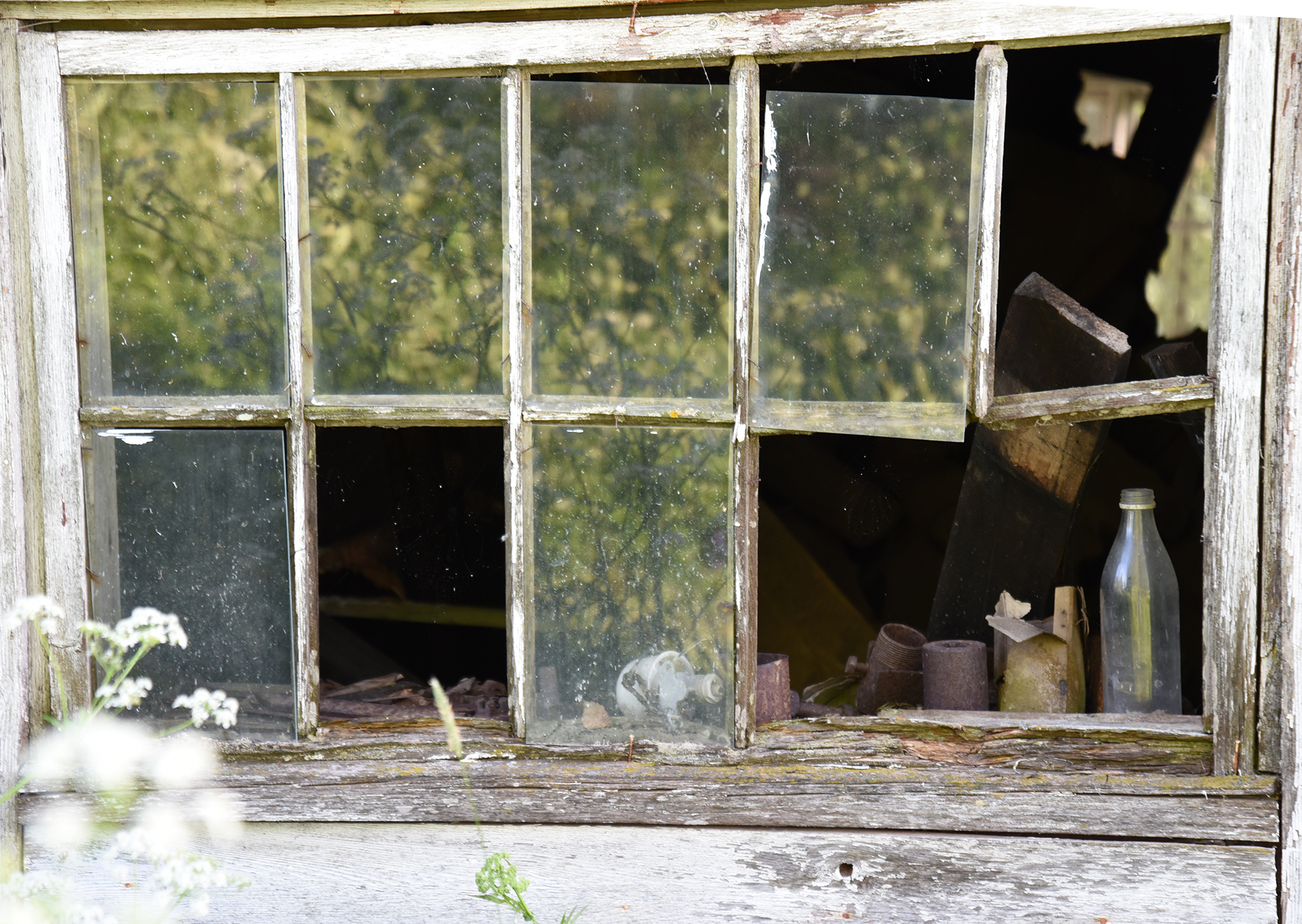 Fönstret mot gården - Erja-Riitta Salonen